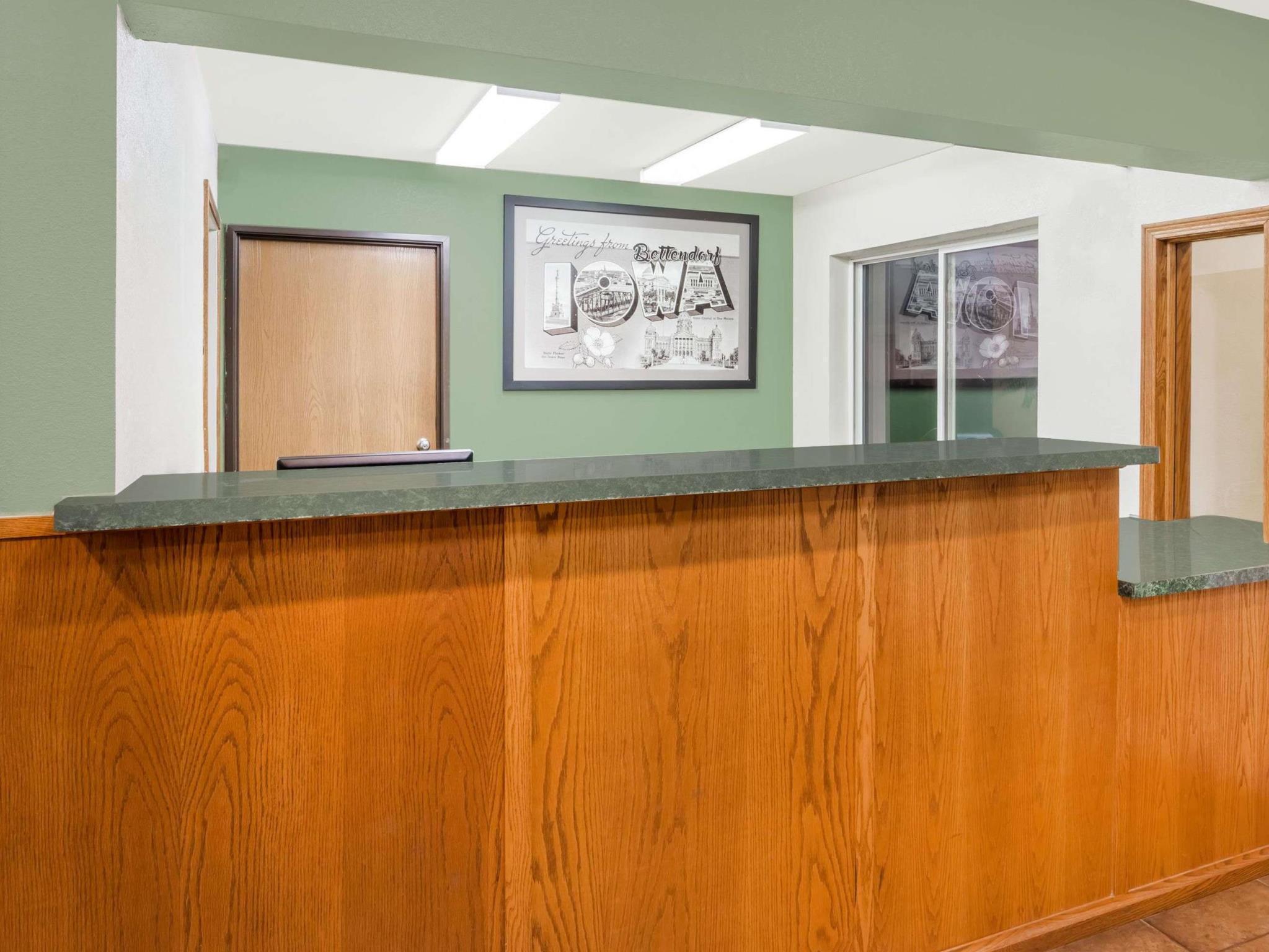 Surestay Plus Hotel By Best Western Bettendorf Bagian luar foto